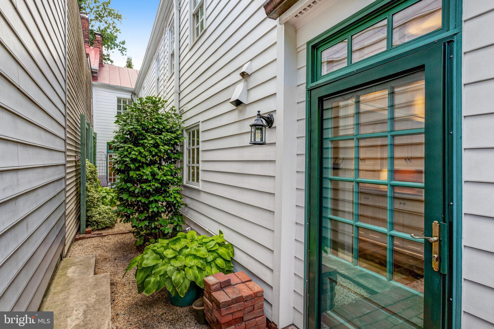 314 S FAIRFAX STREET