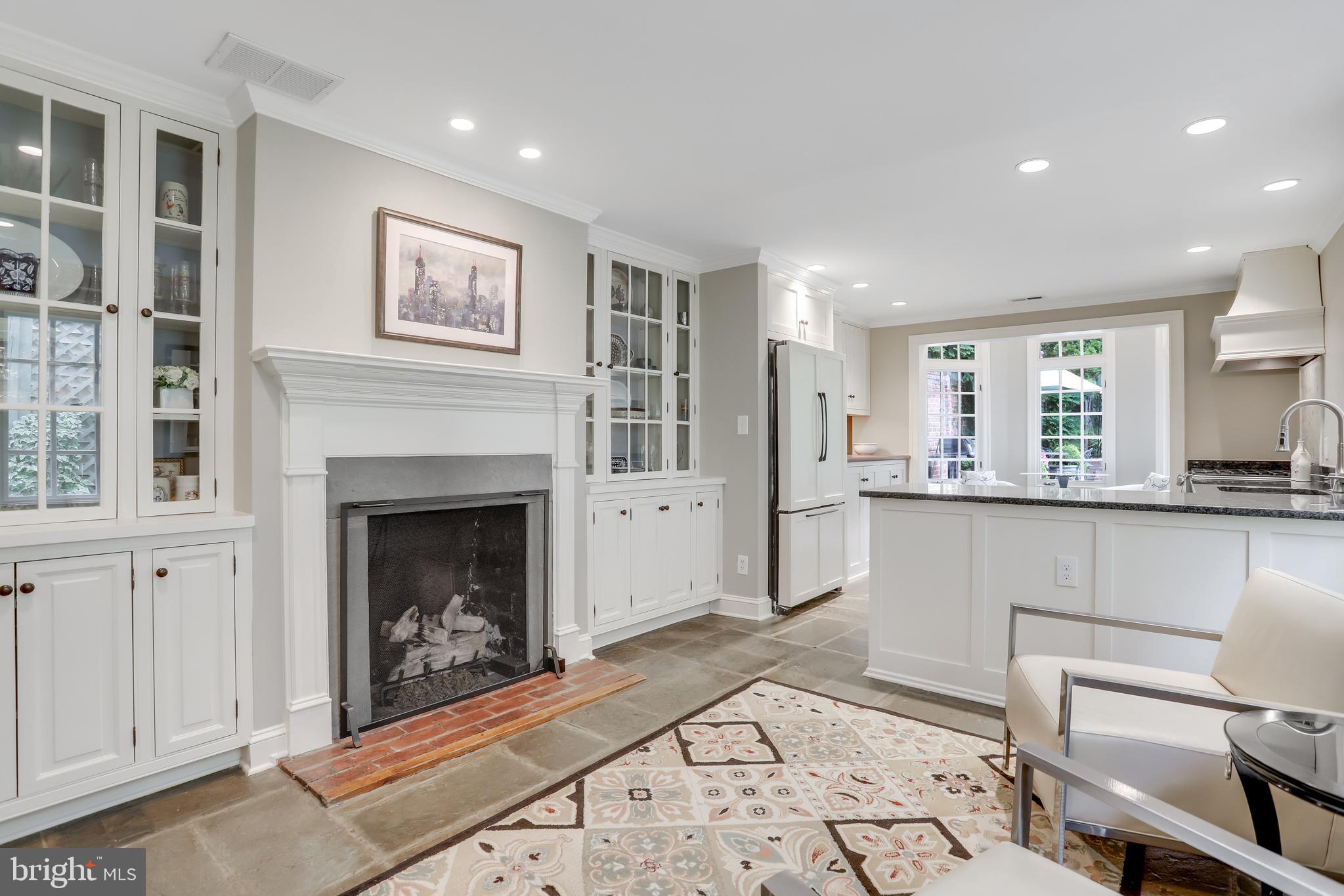 314 S FAIRFAX STREET