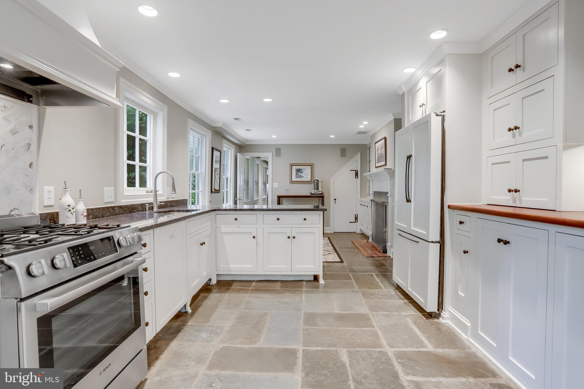 314 S FAIRFAX STREET