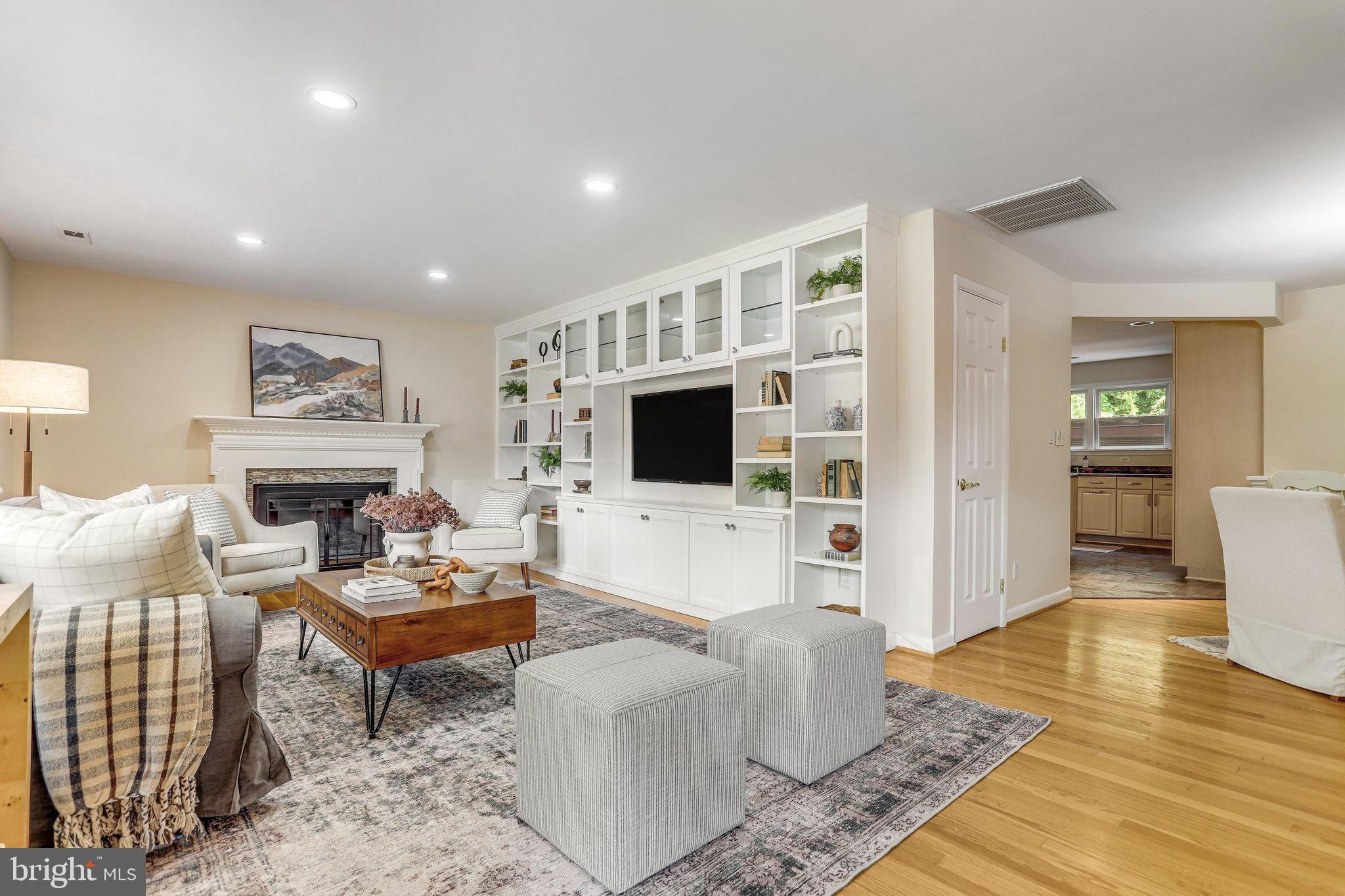 2617 STEVENS STREET N