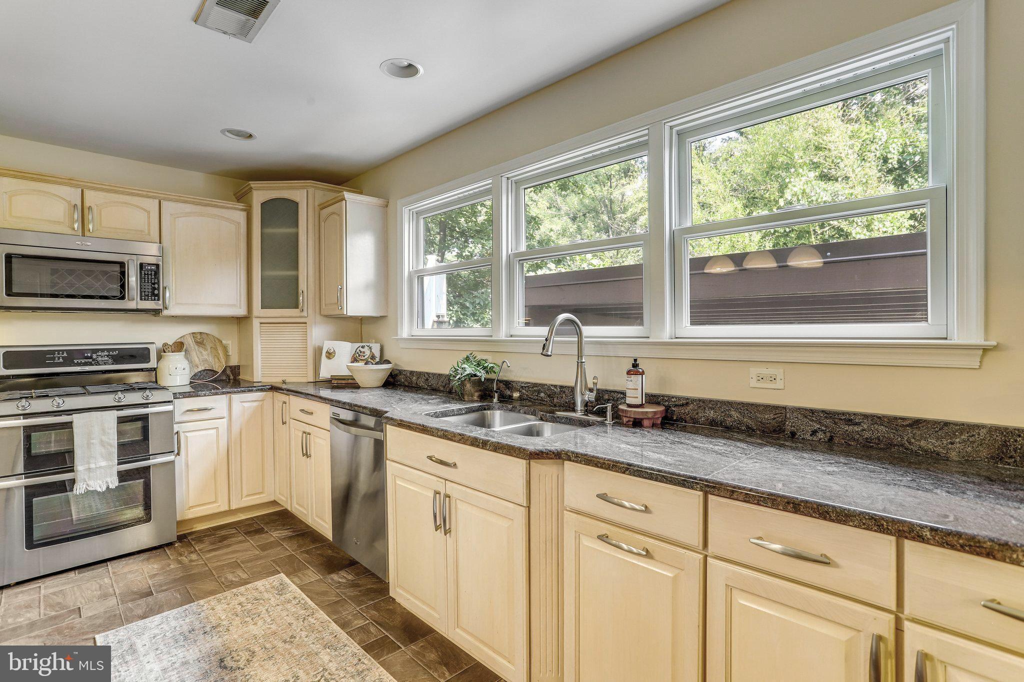 2617 STEVENS STREET N