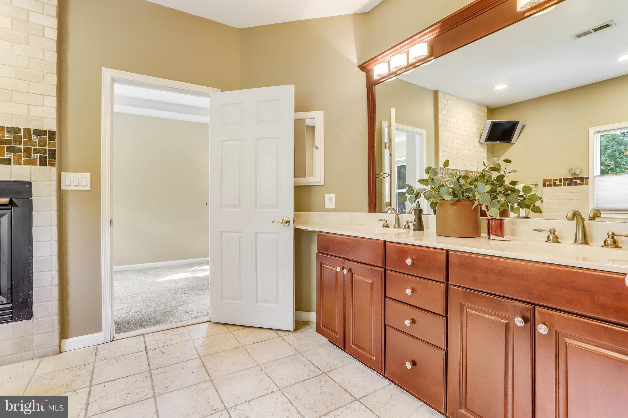 2617 STEVENS STREET N