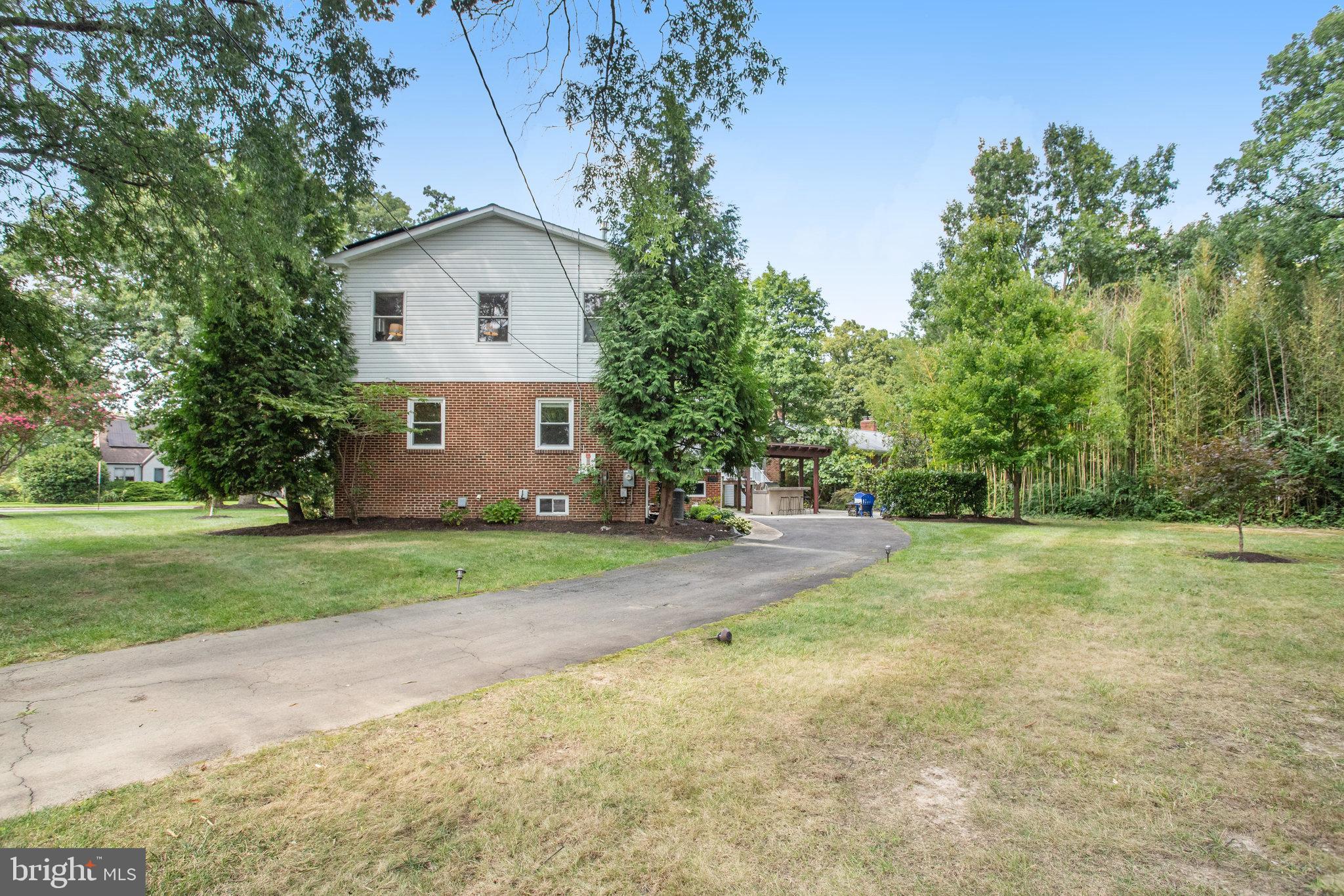 2617 STEVENS STREET N