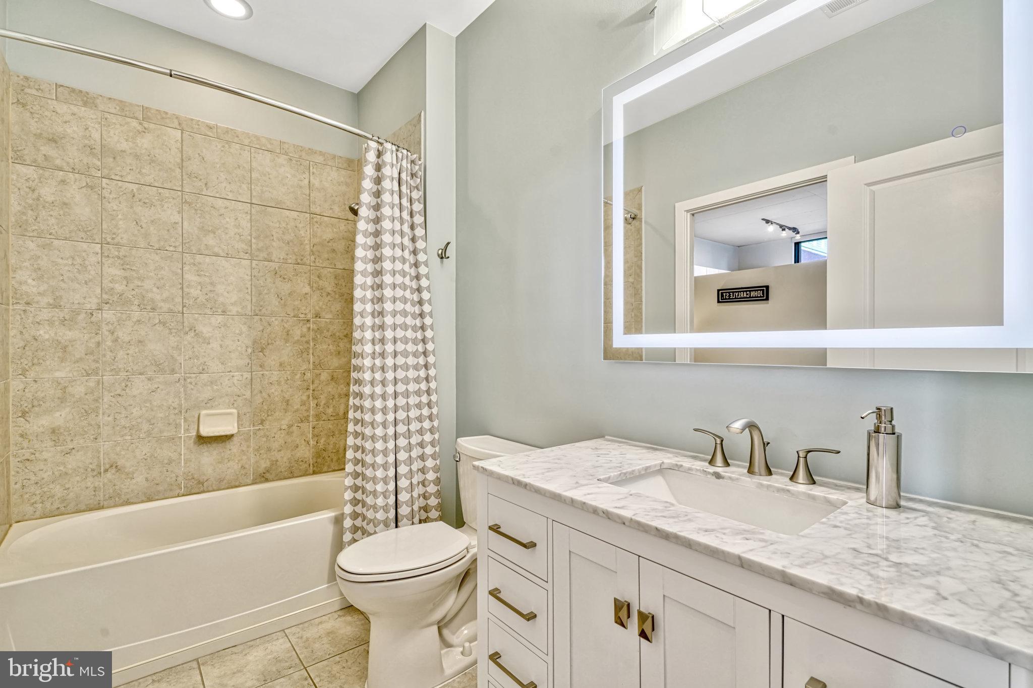 520 JOHN CARLYLE STREET 226