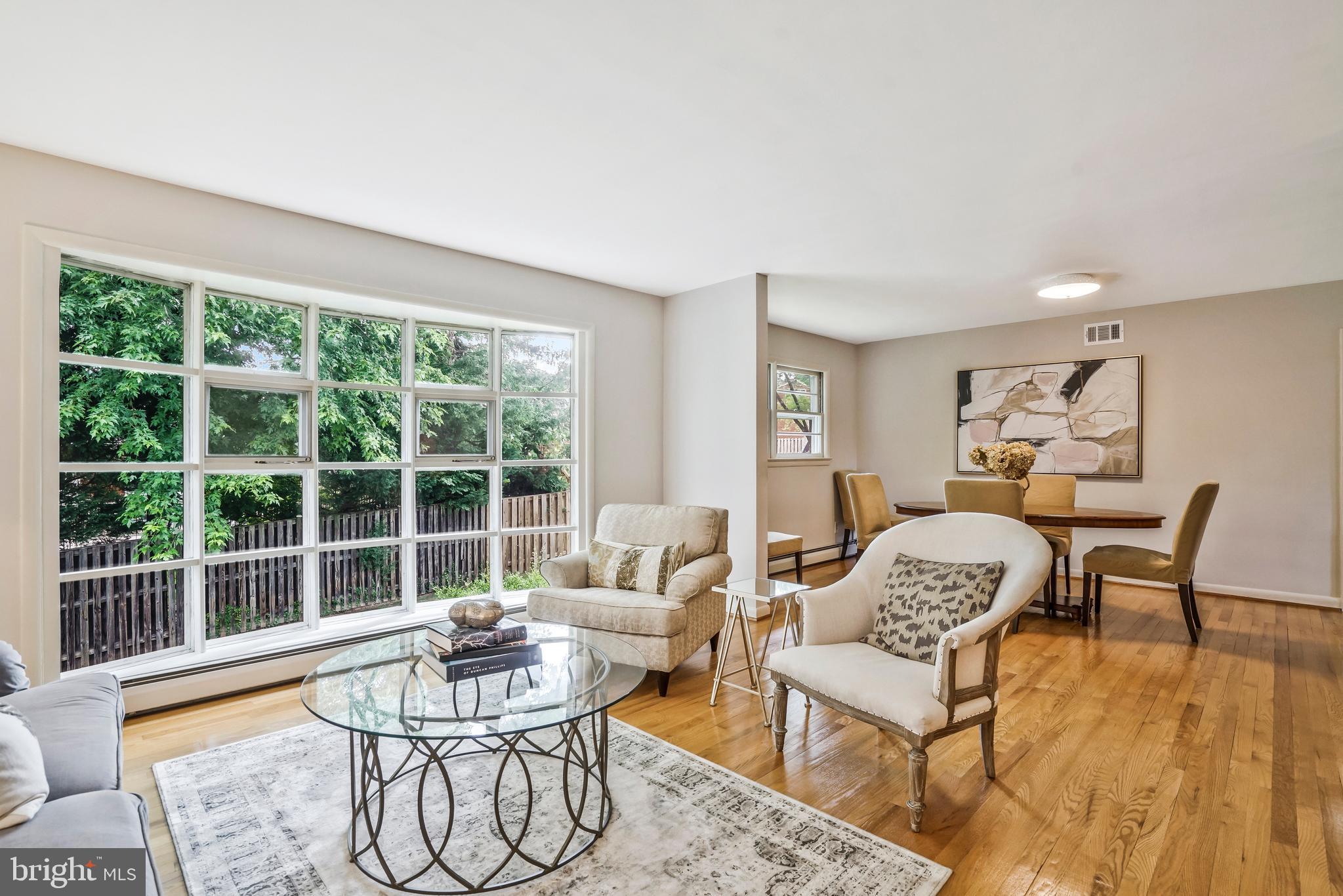 1425 KNOX PLACE