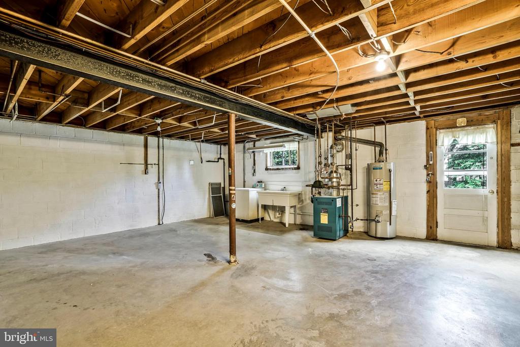 1425 KNOX PLACE