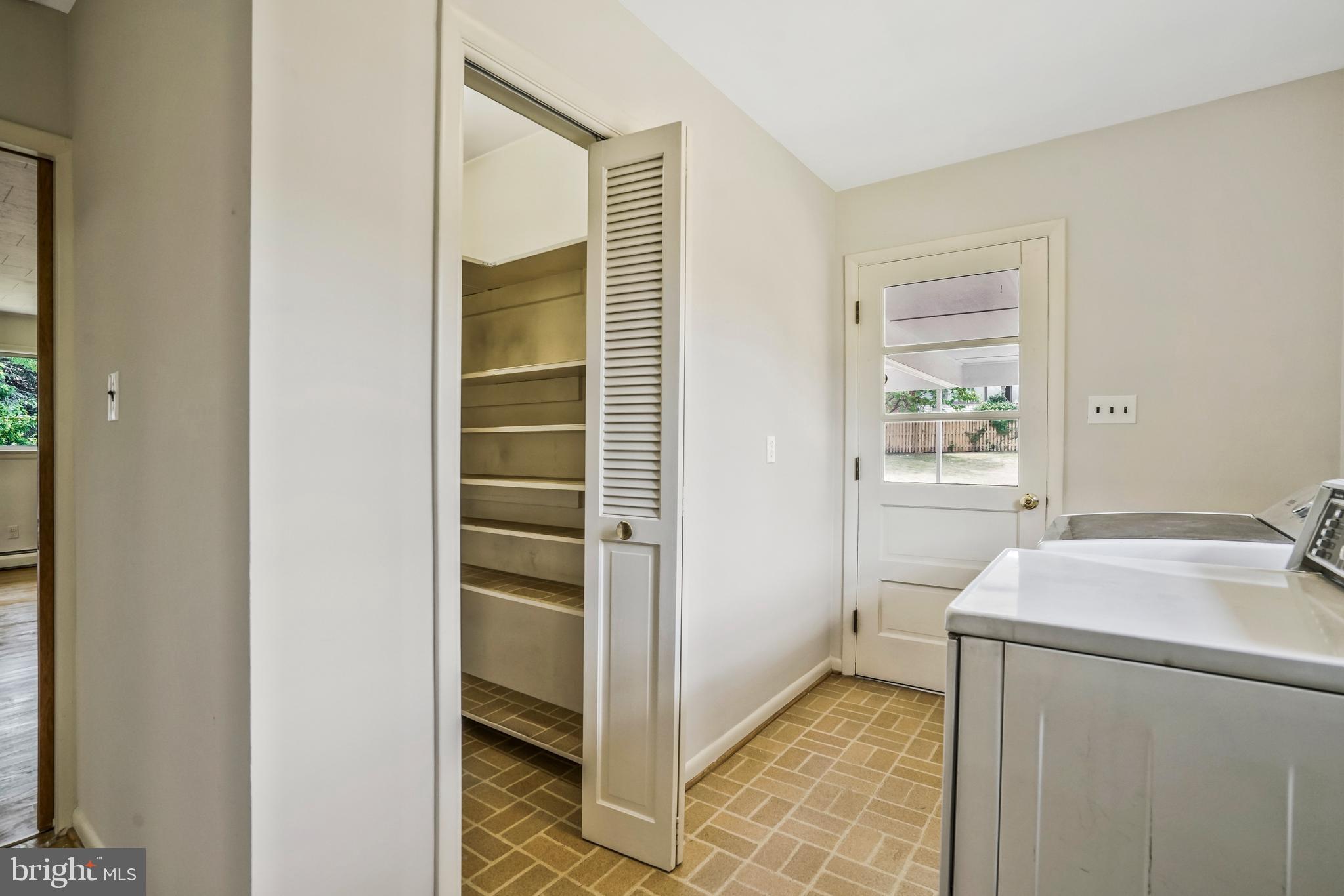1425 KNOX PLACE