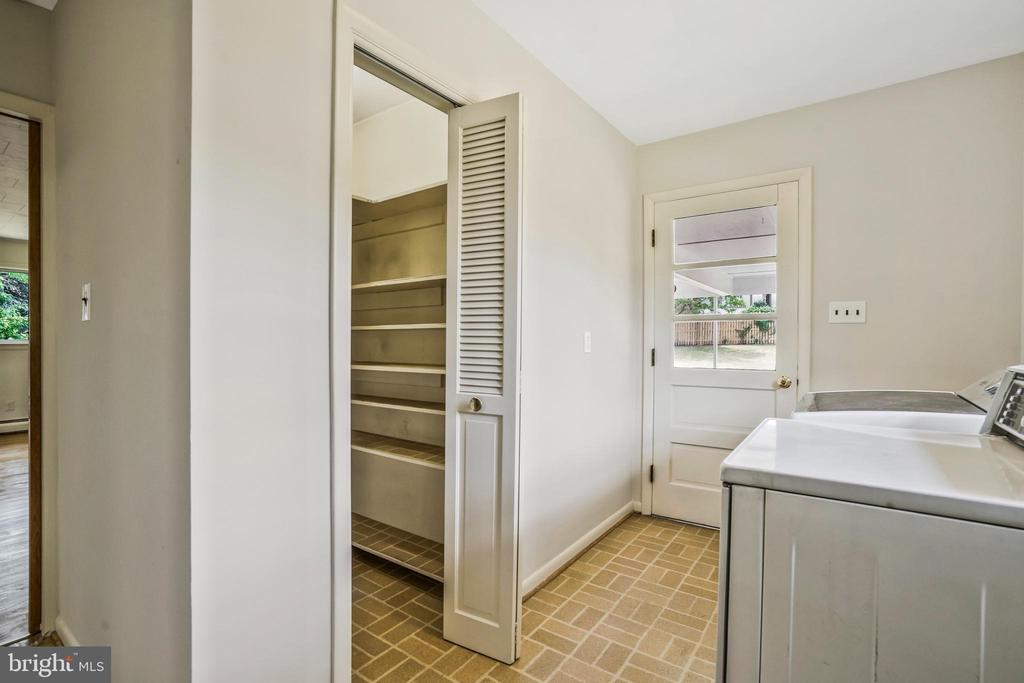 1425 KNOX PLACE