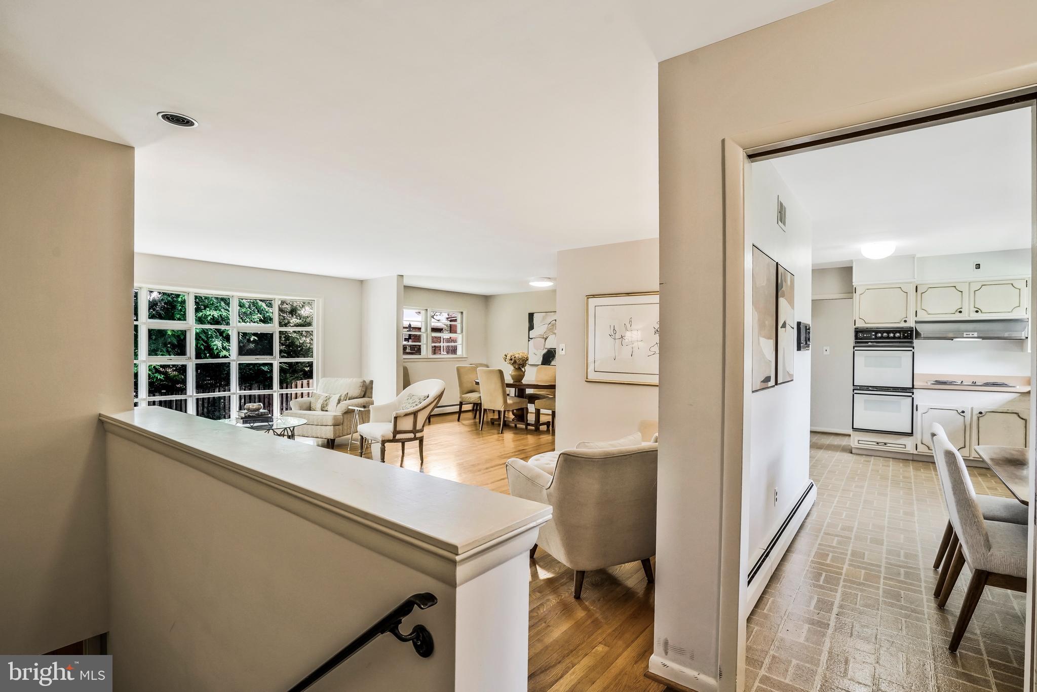 1425 KNOX PLACE