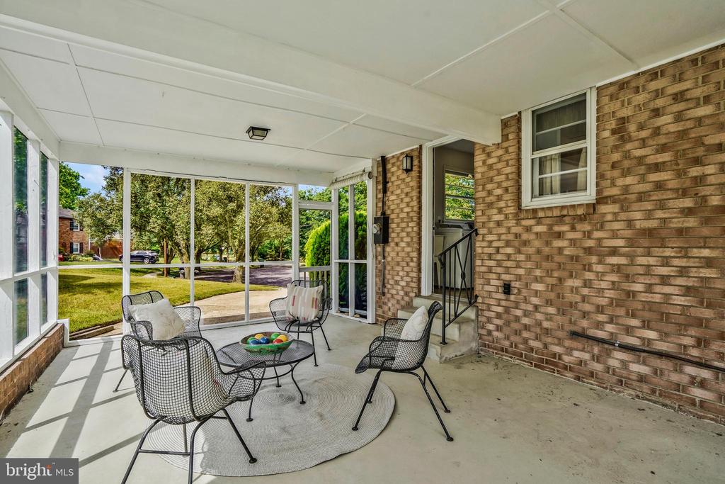 1425 KNOX PLACE