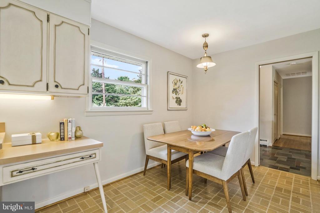 1425 KNOX PLACE