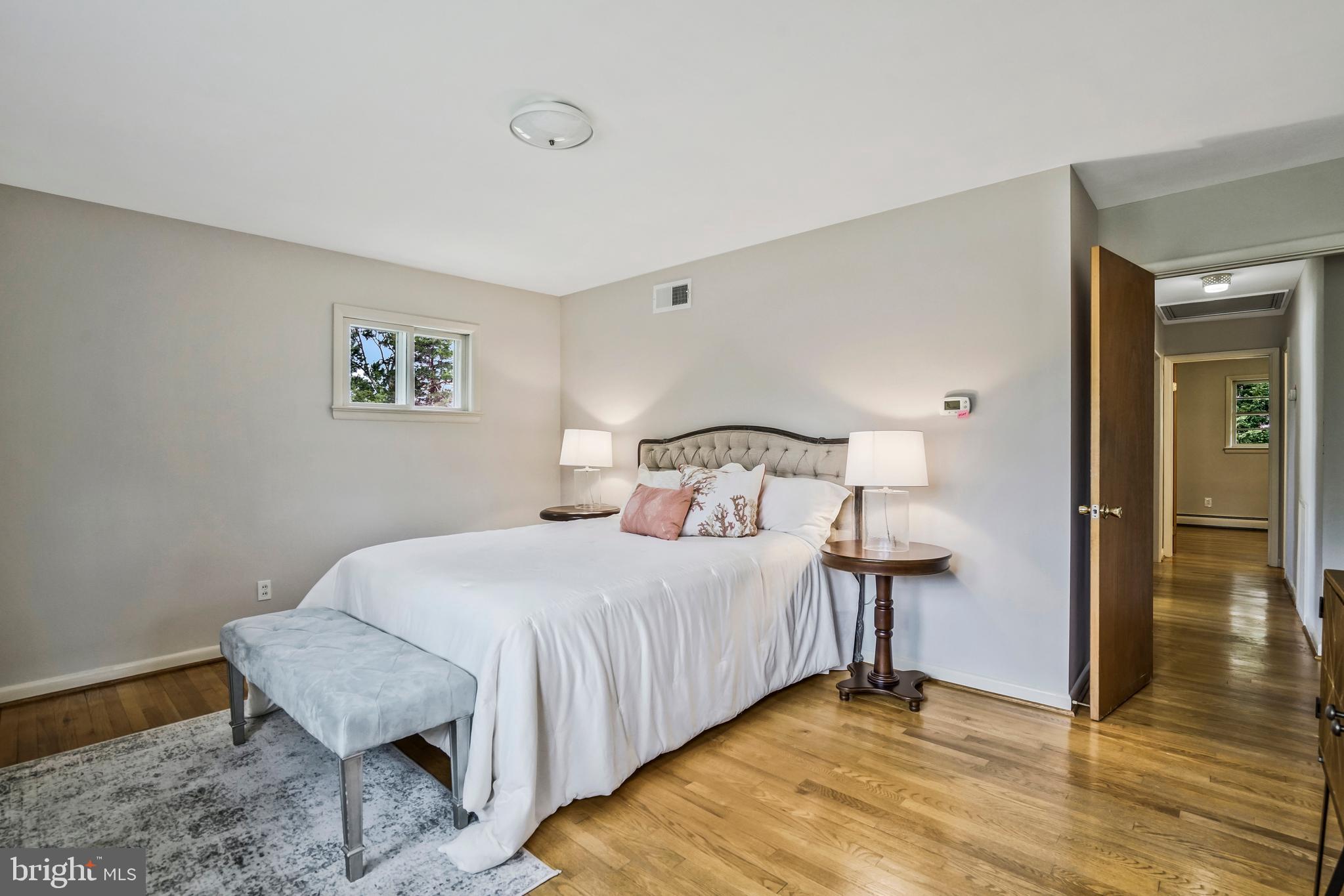 1425 KNOX PLACE