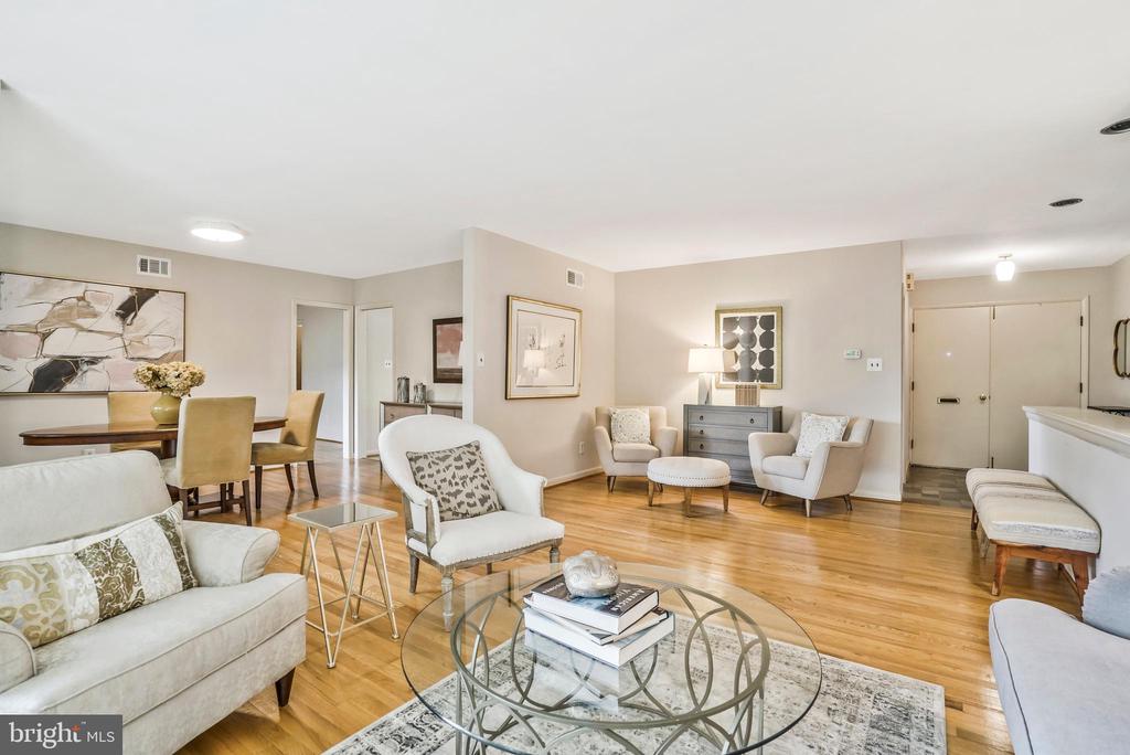 1425 KNOX PLACE