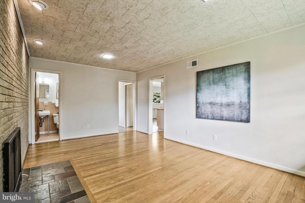 1425 KNOX PLACE