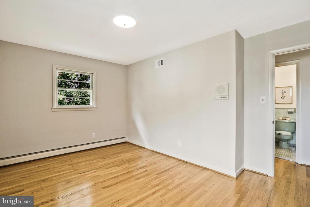 1425 KNOX PLACE