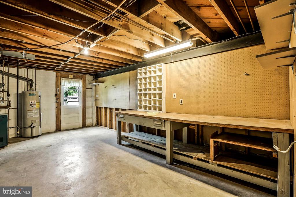 1425 KNOX PLACE