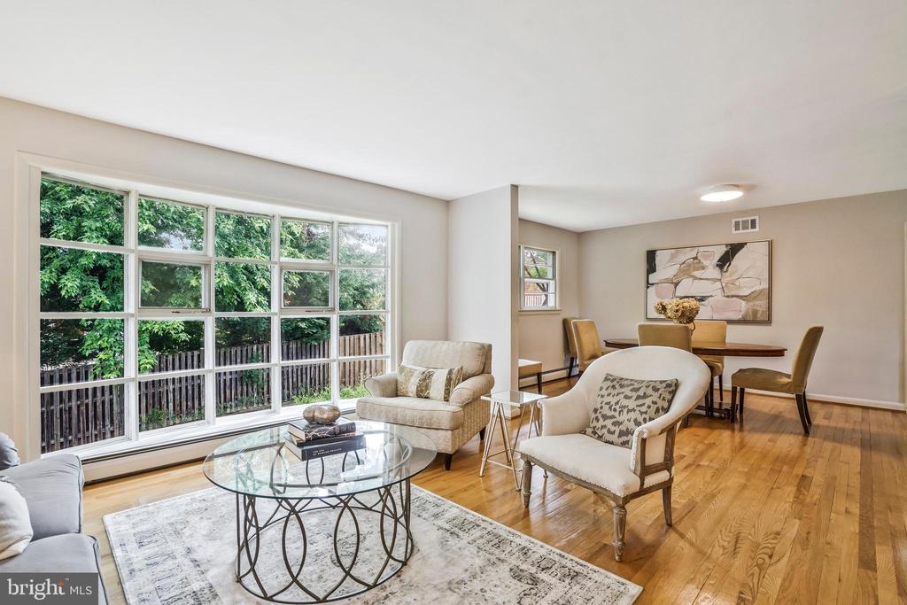 1425 KNOX PLACE