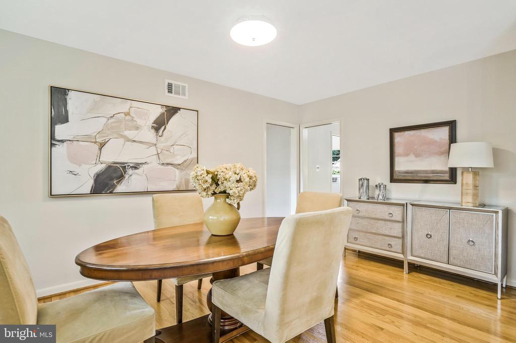 1425 KNOX PLACE