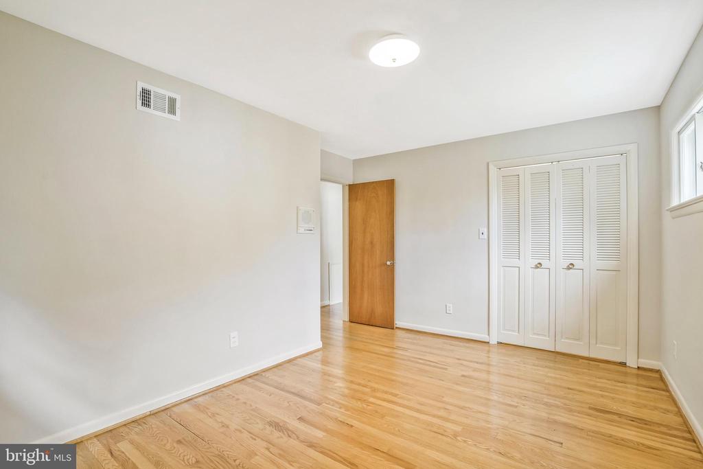 1425 KNOX PLACE