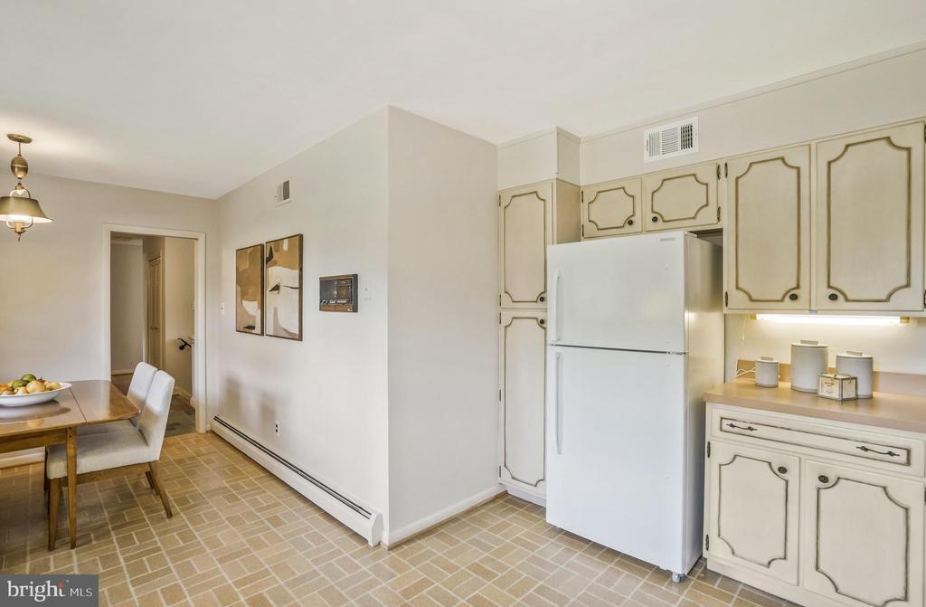 1425 KNOX PLACE