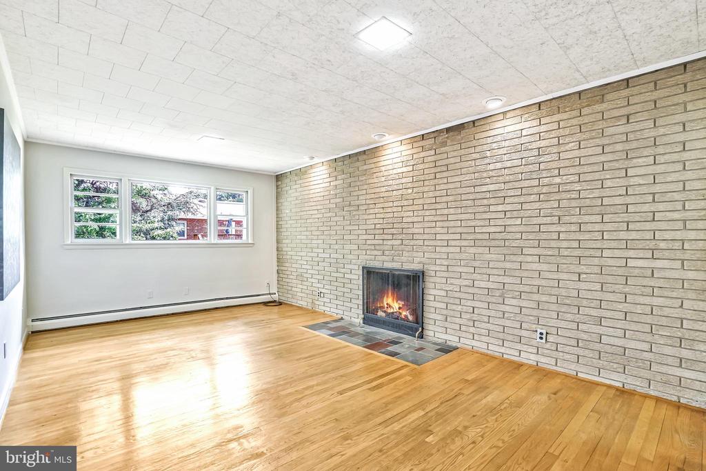 1425 KNOX PLACE