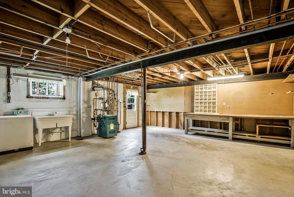 1425 KNOX PLACE
