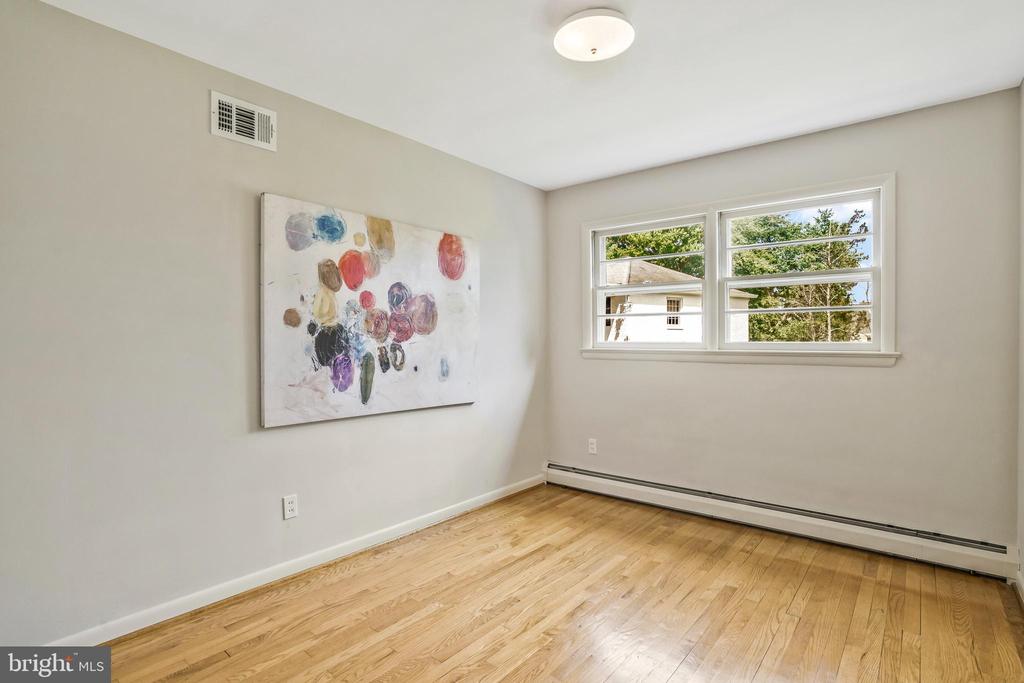 1425 KNOX PLACE