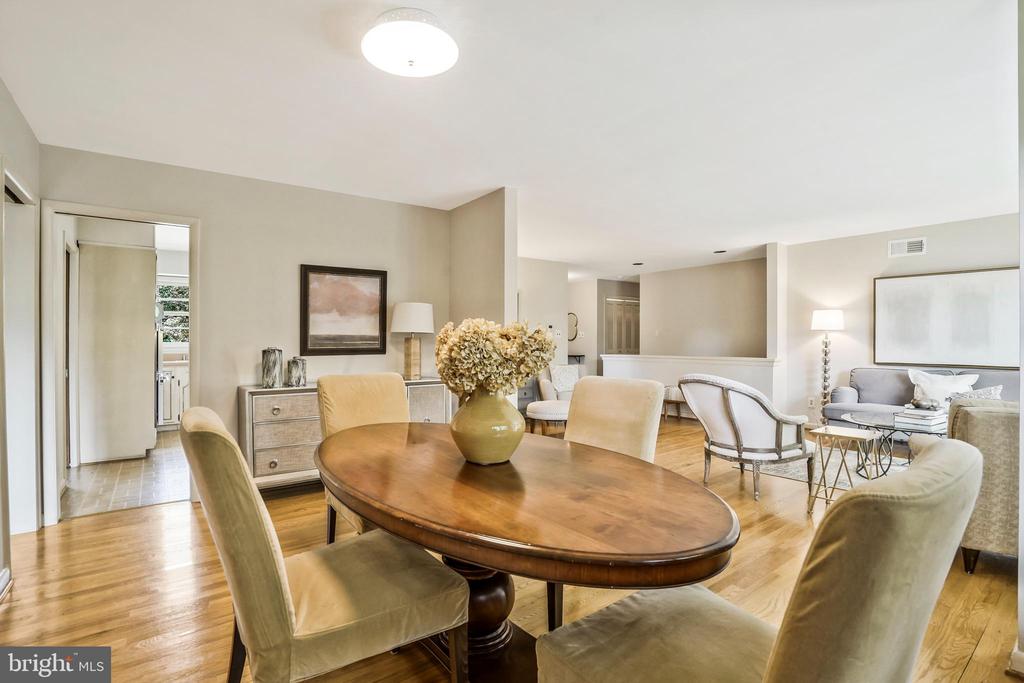 1425 KNOX PLACE