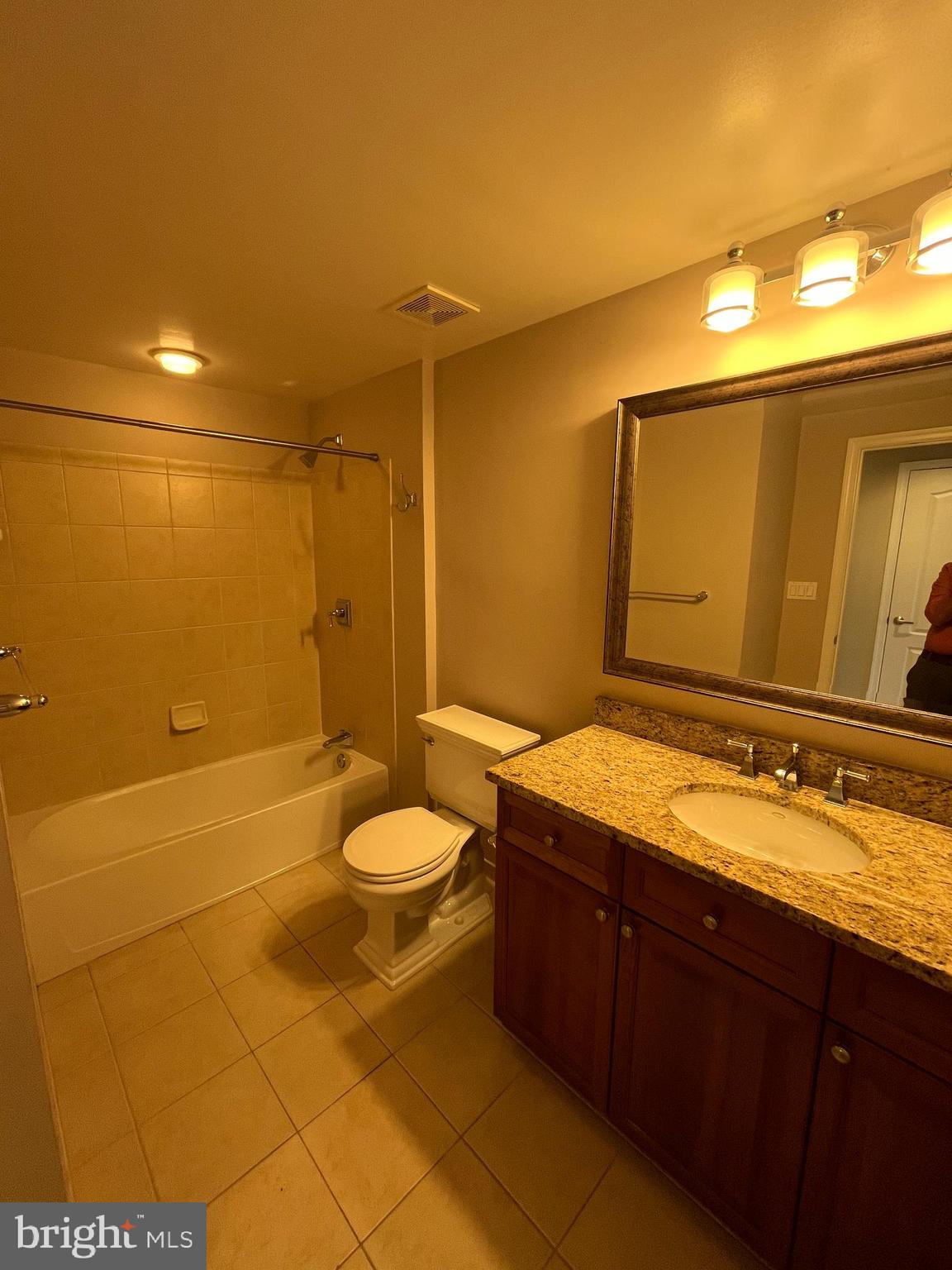 1115 CAMERON STREET 402