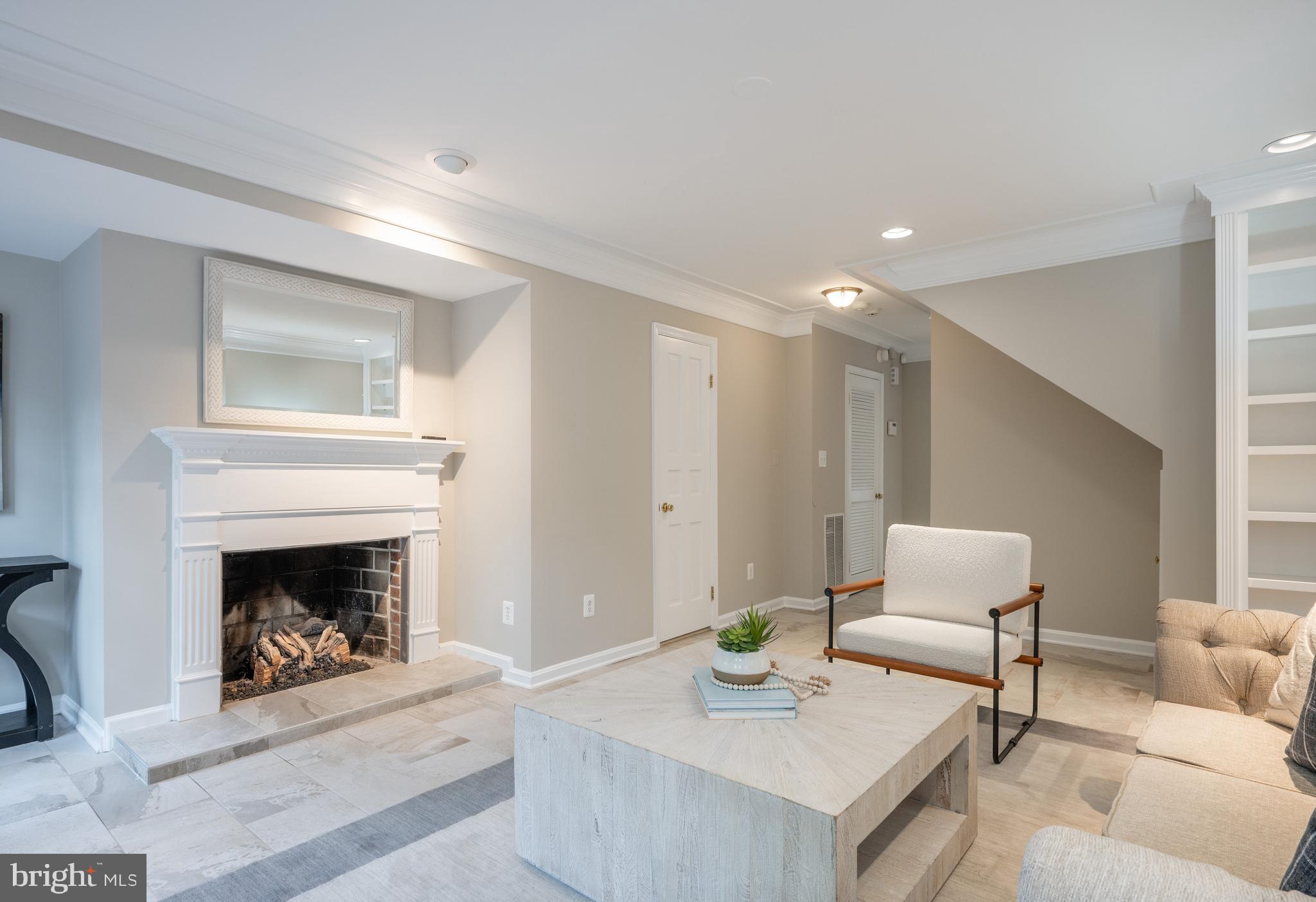 209 JEFFERSON STREET