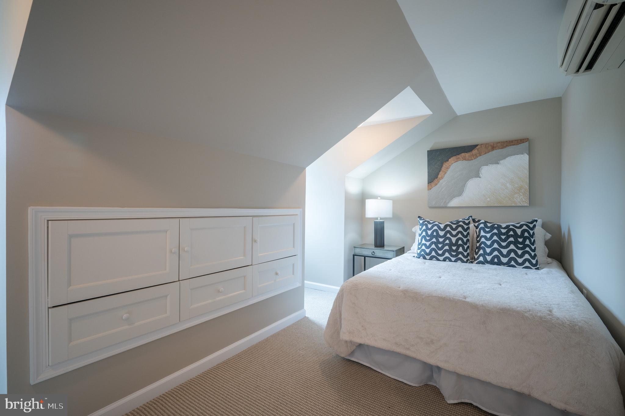 209 JEFFERSON STREET