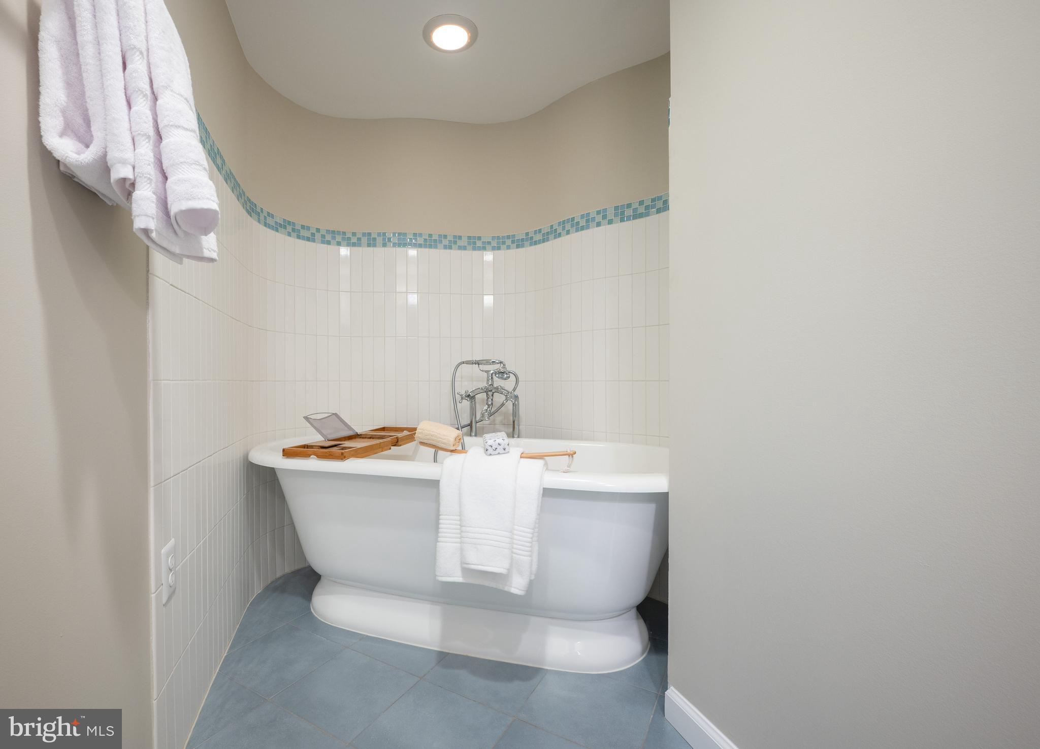 209 JEFFERSON STREET