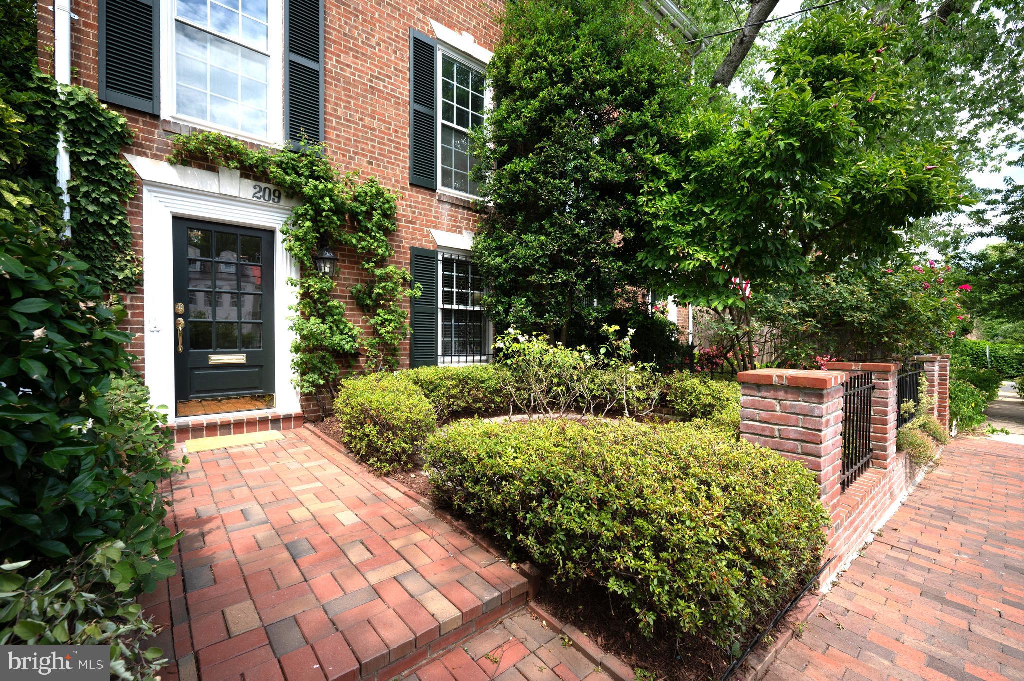 209 JEFFERSON STREET