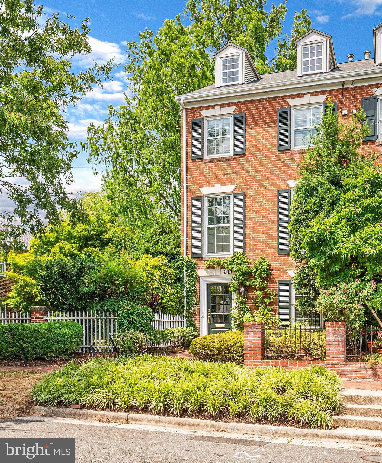 209 JEFFERSON STREET