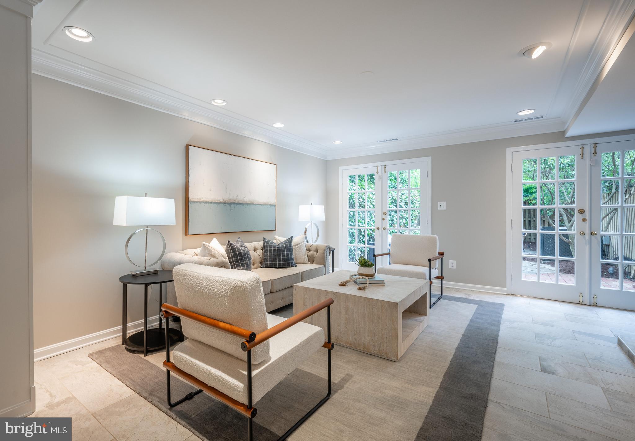 209 JEFFERSON STREET