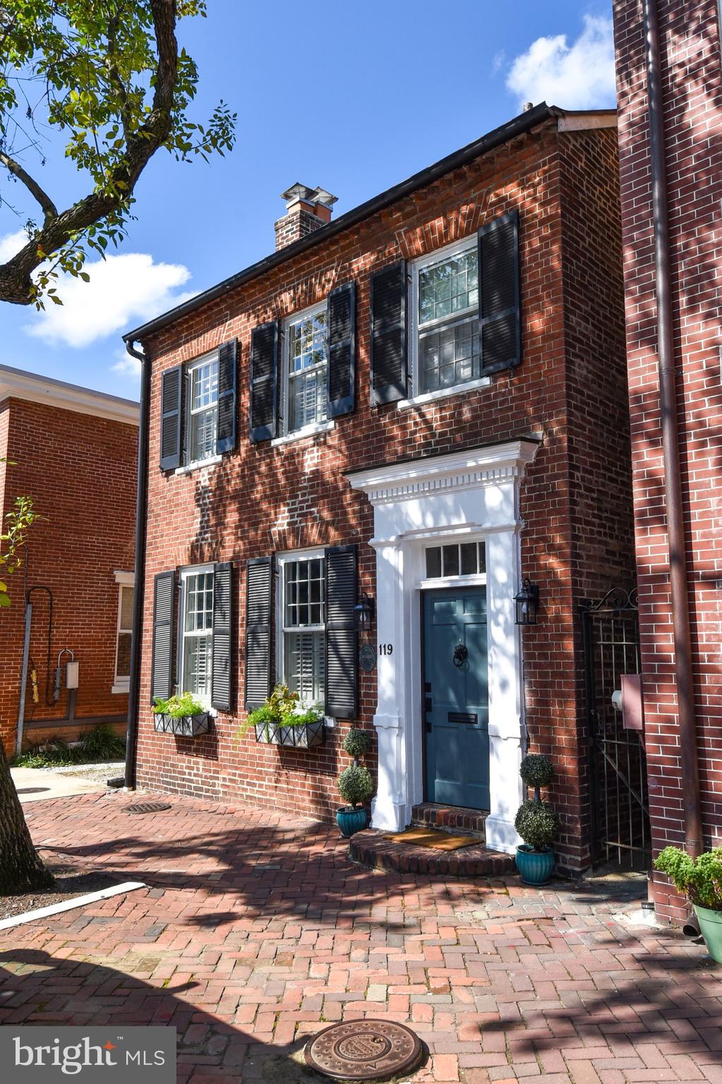 119 S COLUMBUS STREET