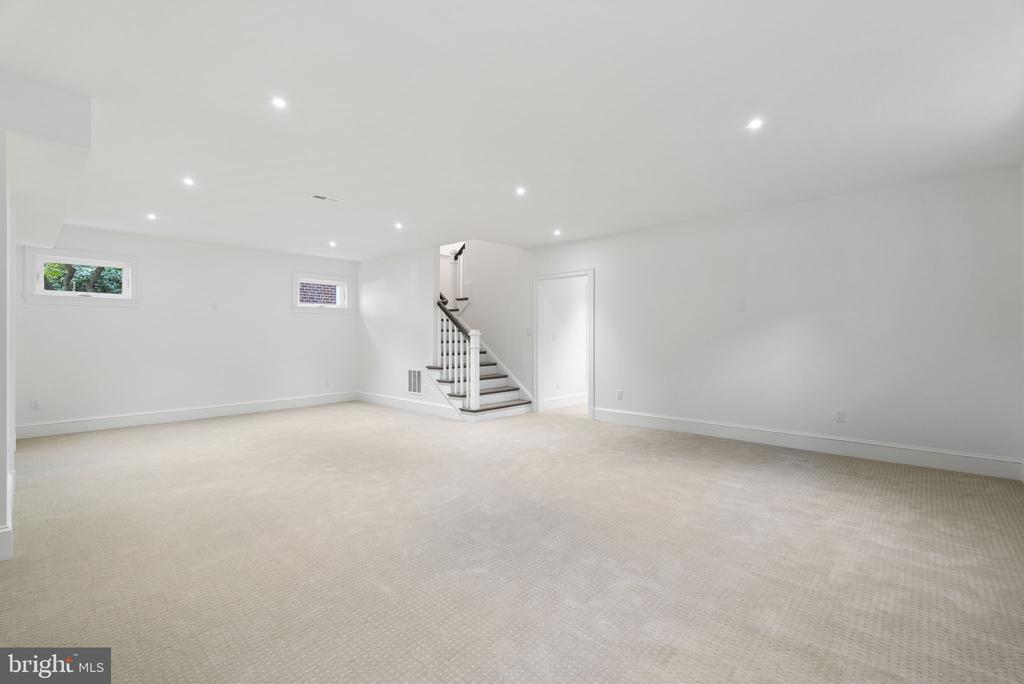 11 W MAPLE STREET