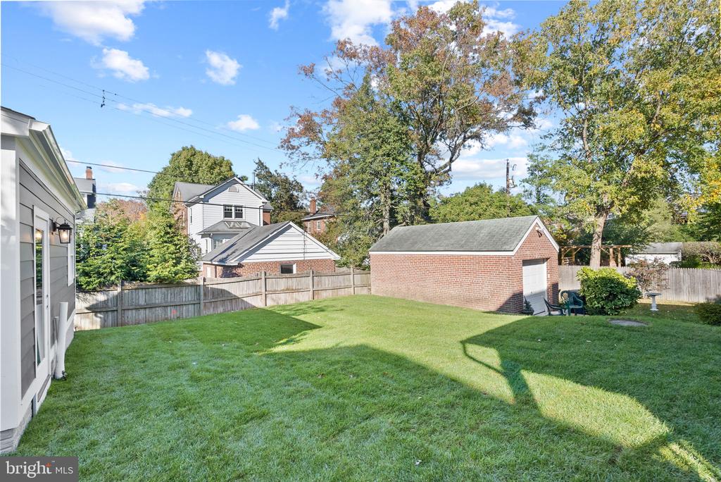 11 W MAPLE STREET