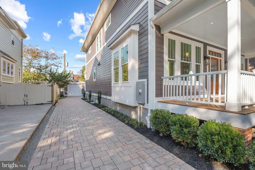 11 W MAPLE STREET
