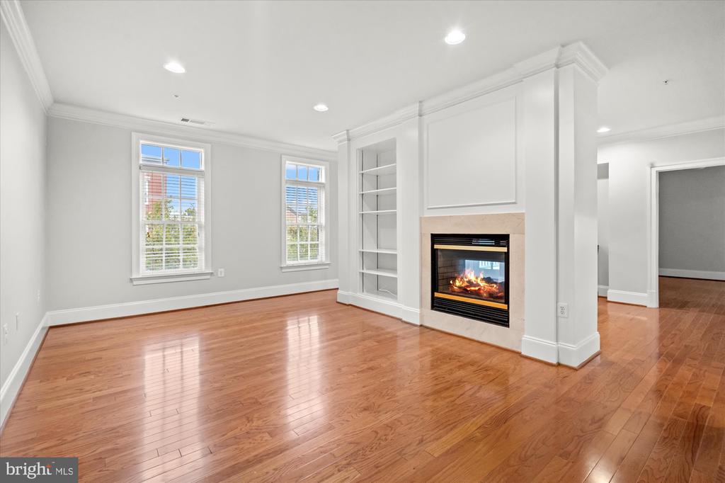 600 SECOND STREET 304