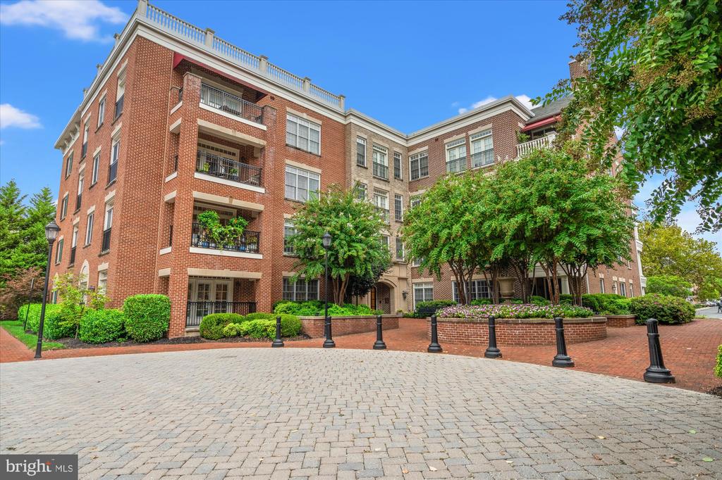 600 SECOND STREET 304