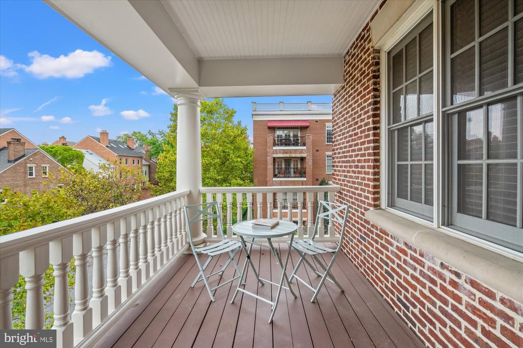 600 SECOND STREET 304