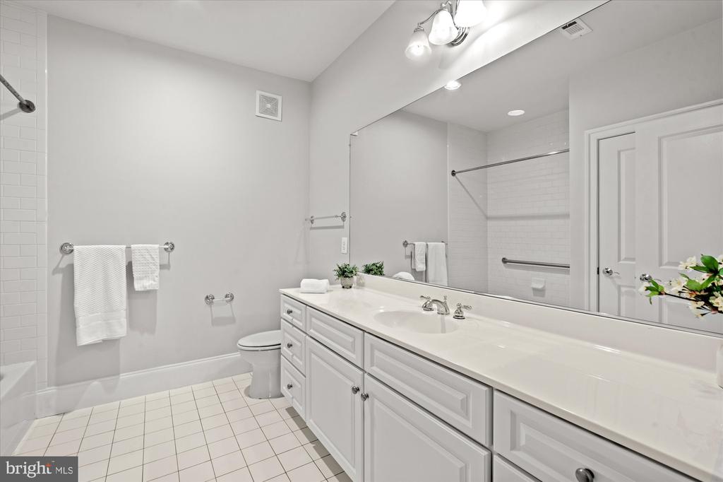 600 SECOND STREET 304