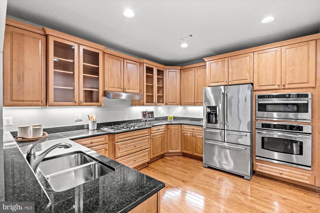 600 SECOND STREET 304