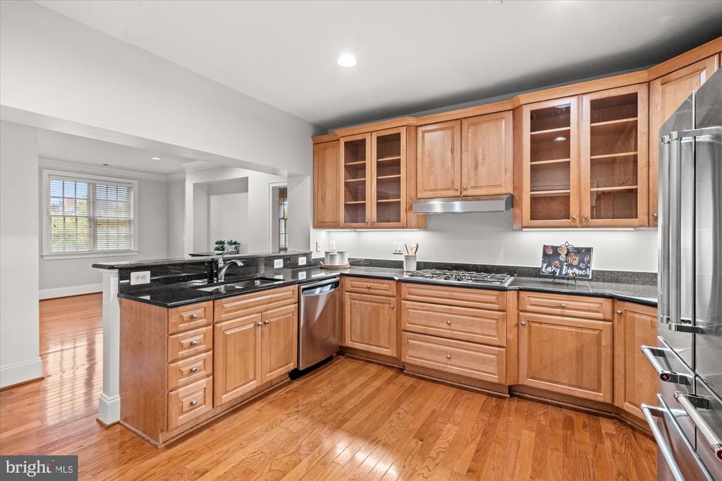 600 SECOND STREET 304
