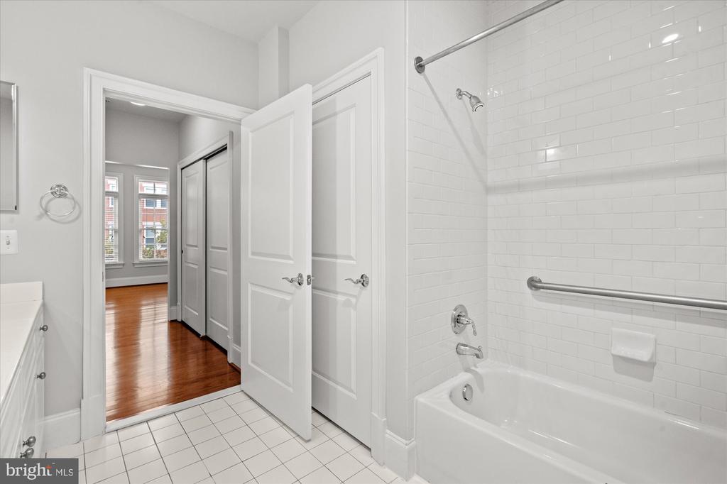 600 SECOND STREET 304