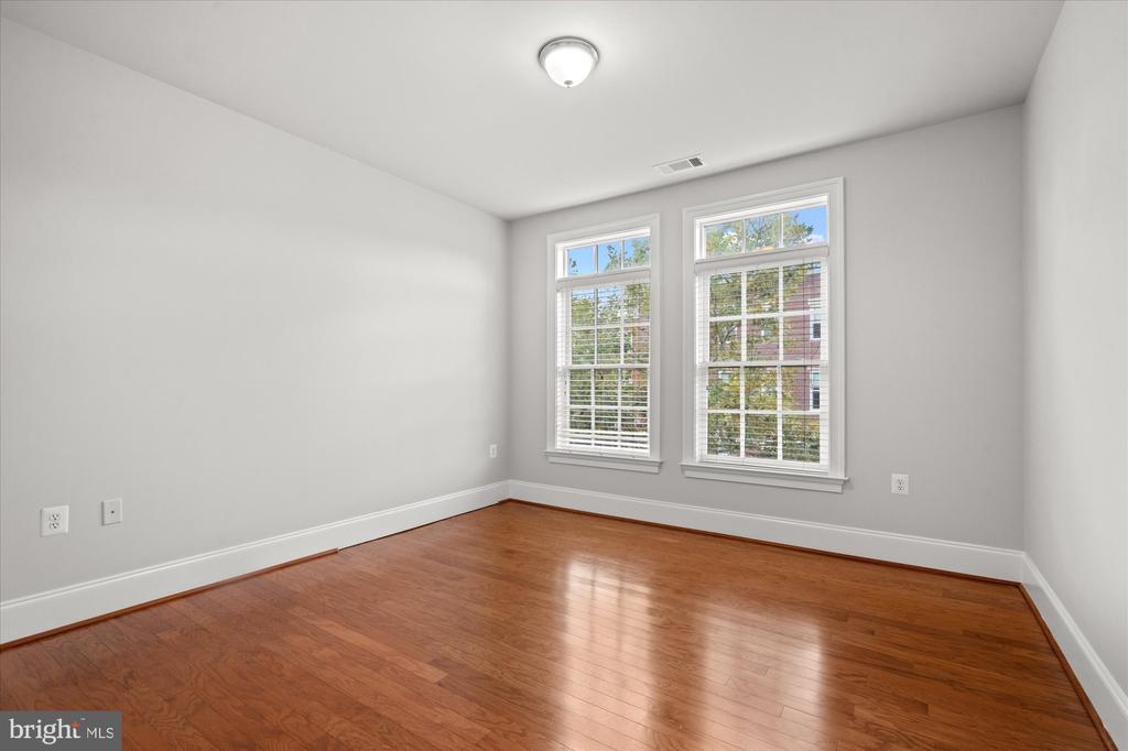 600 SECOND STREET 304