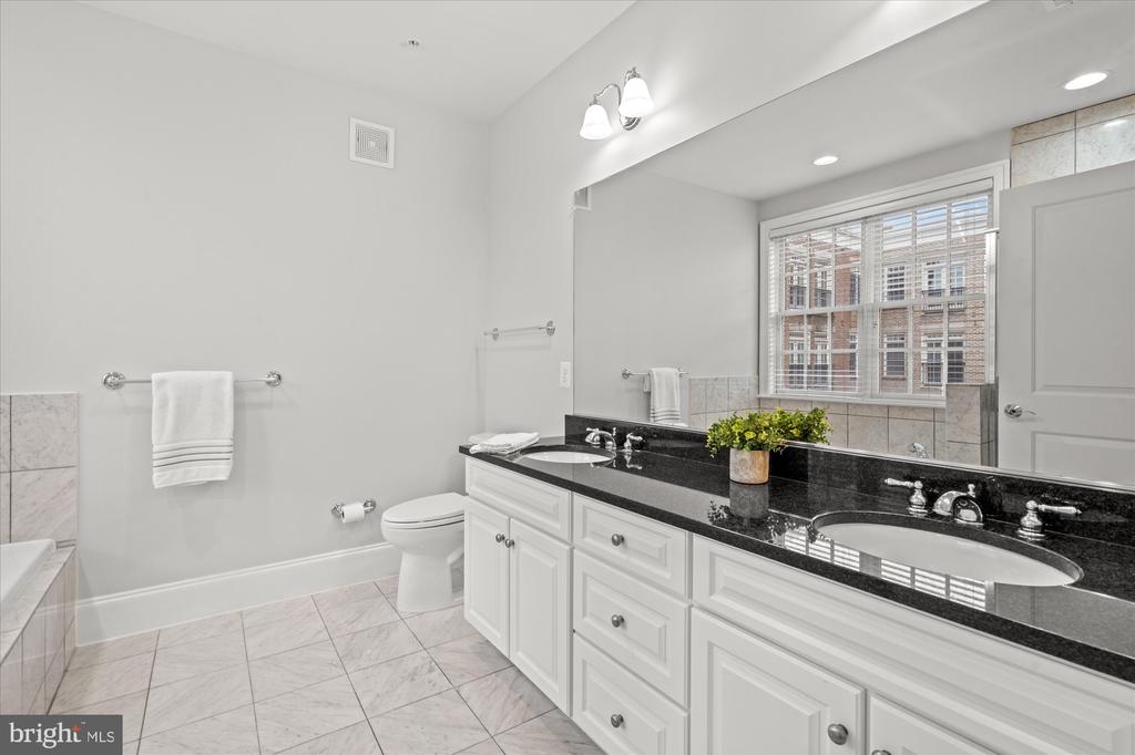 600 SECOND STREET 304