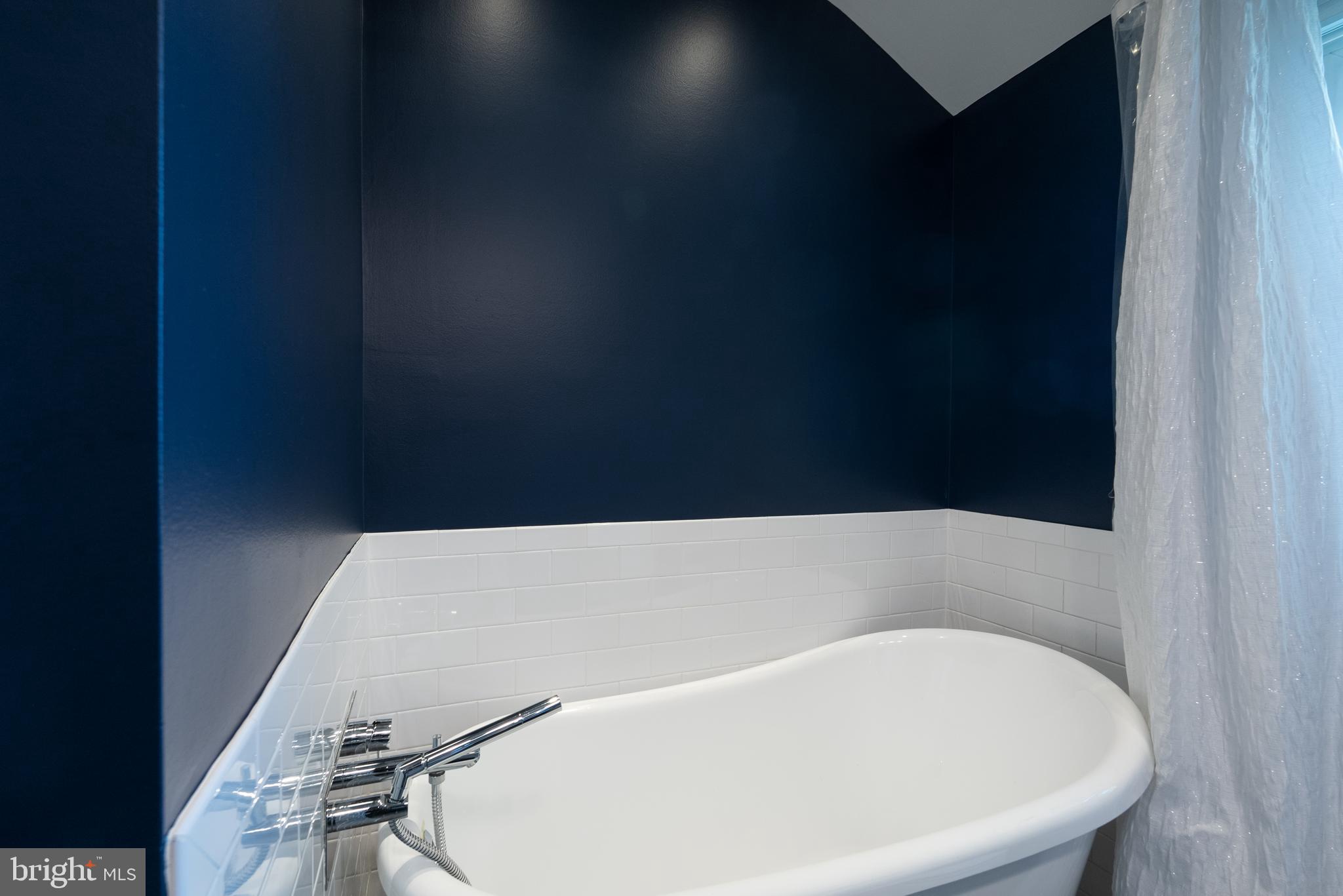 1121 POWHATAN STREET