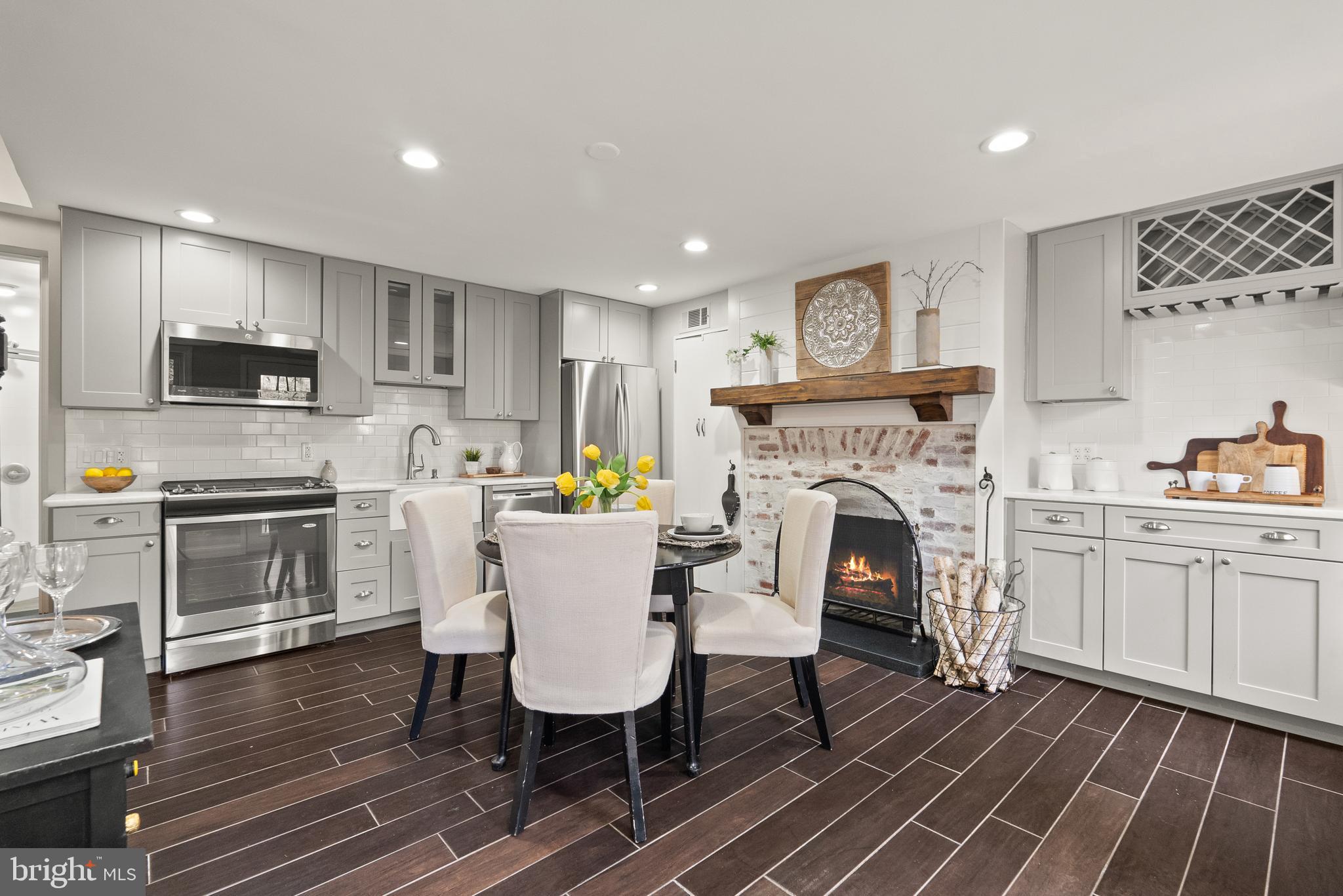 1121 POWHATAN STREET